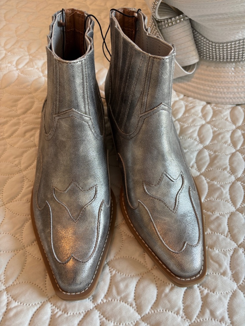 Forever 21 Metallic Silver Western Style Ankle Boots Slip-on  1.5” heel Size 8